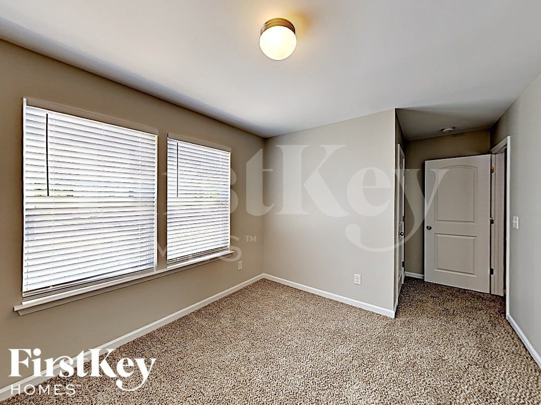 Building Photo - 3917 Catawba Hills Dr