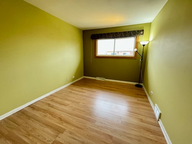 Building Photo - 9 E Judith Ann Dr