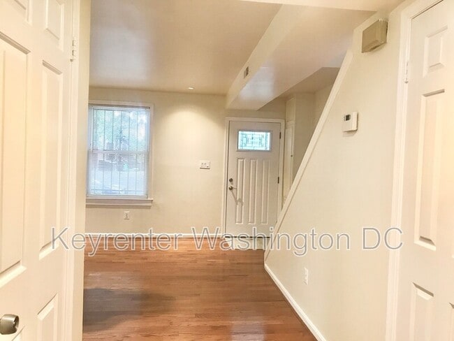 Building Photo - 107 P St NW