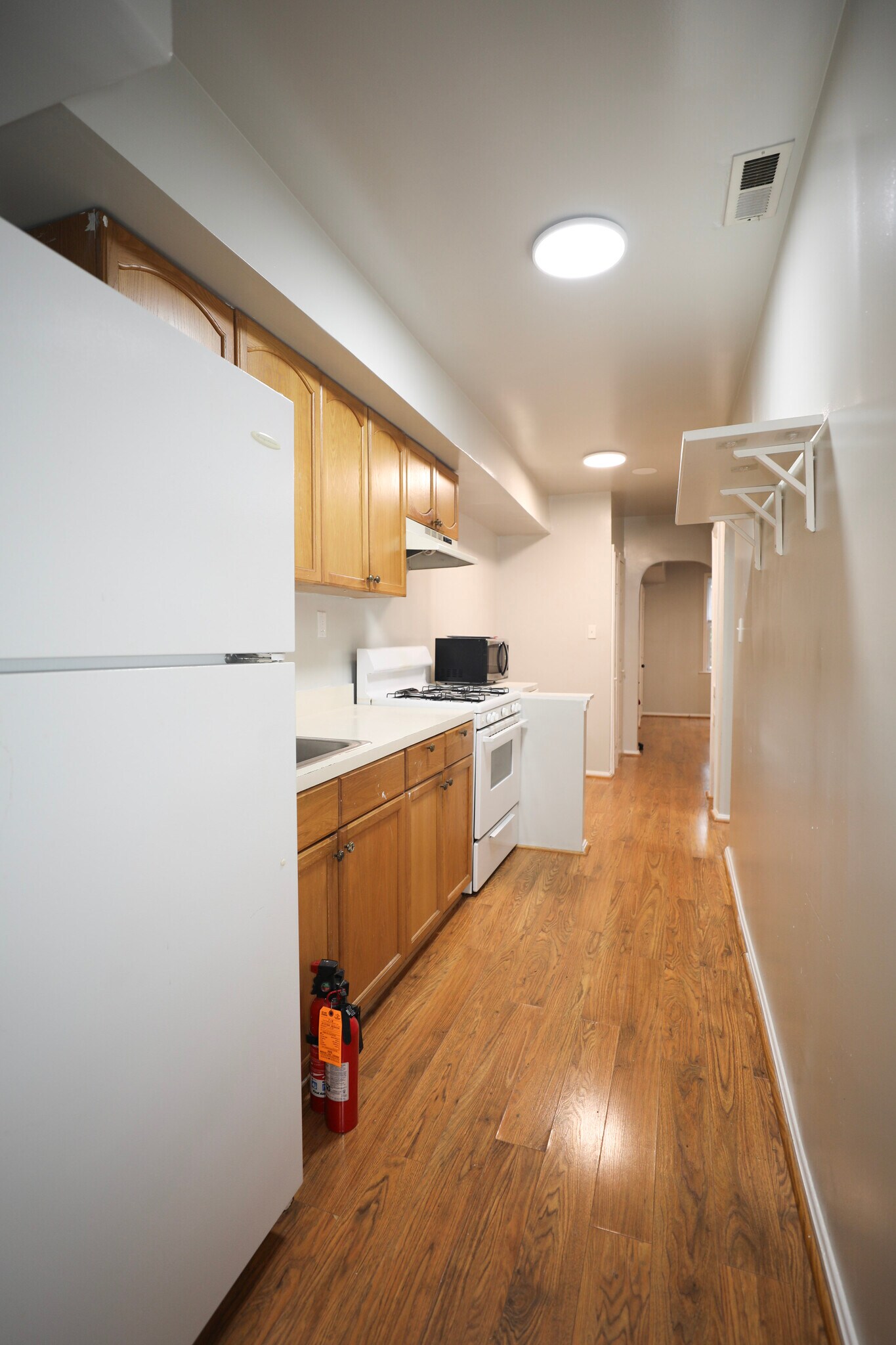 Building Photo - 1305 Orren St NE