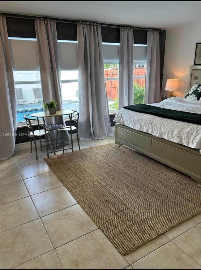 Building Photo - 19410 NE 19th Ave