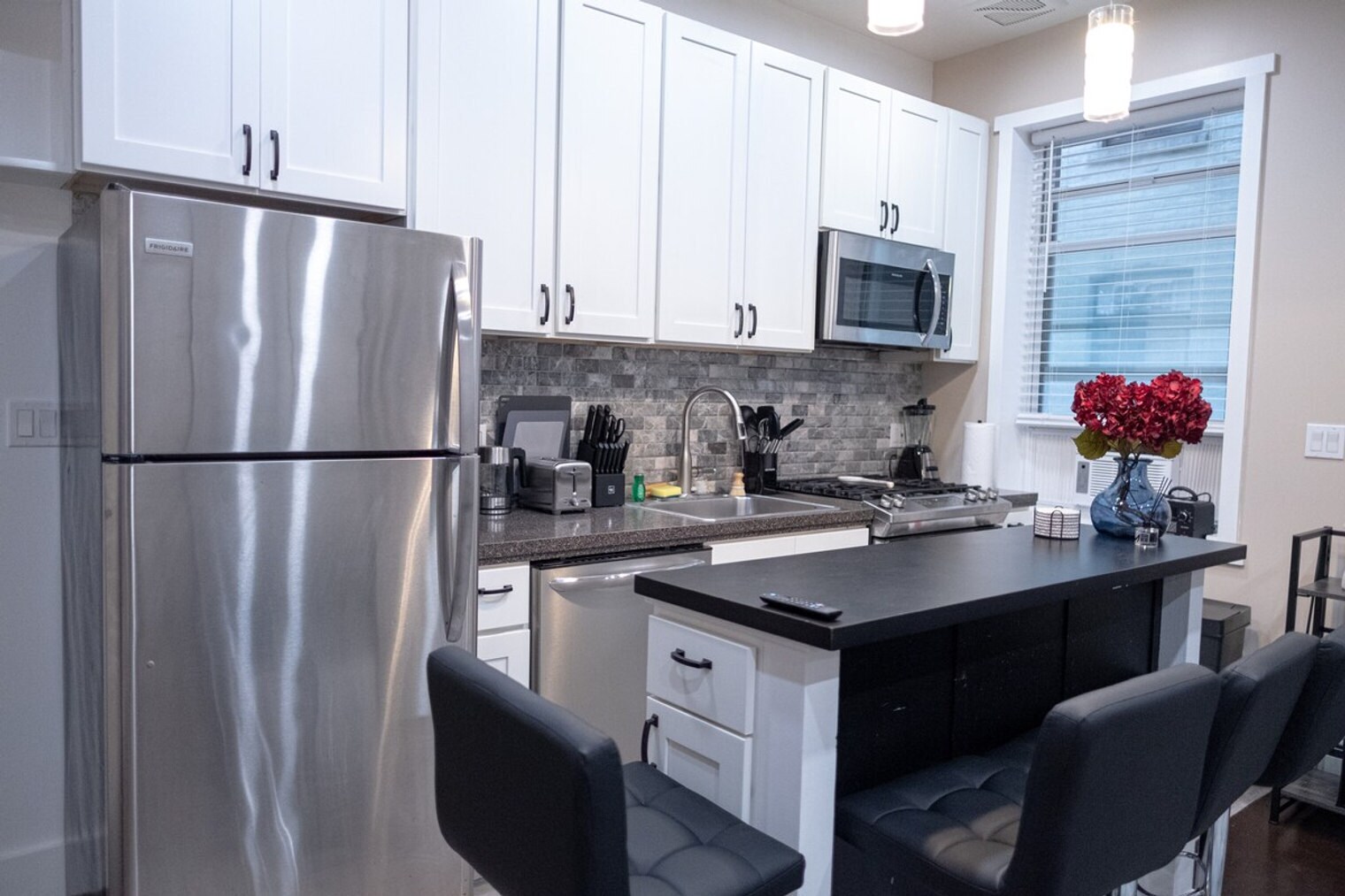 Building Photo - 245 W 113th St