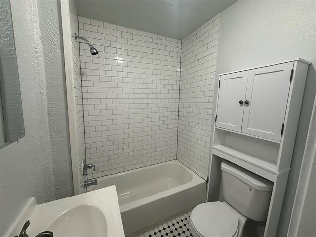 Building Photo - 819 N Marsalis Ave