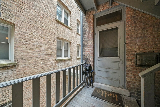 Building Photo - 1939 Grove Ave