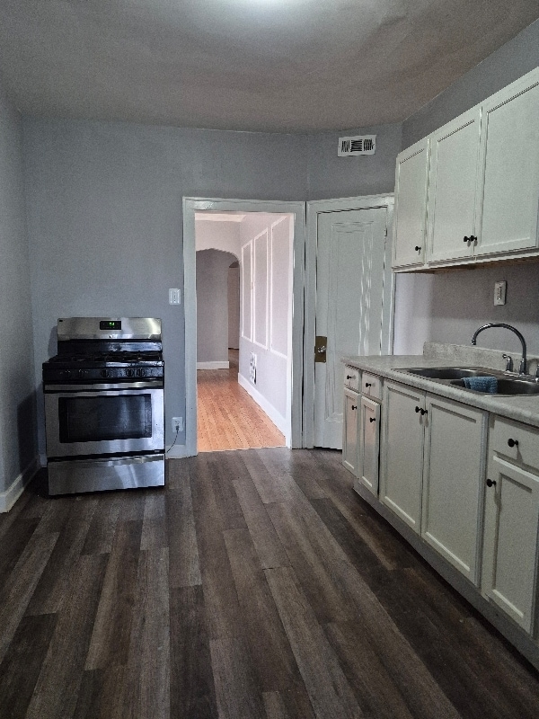 Building Photo - 8053 S Wolcott Ave