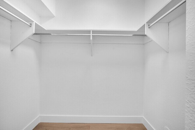 Building Photo - 477 NE 1st St