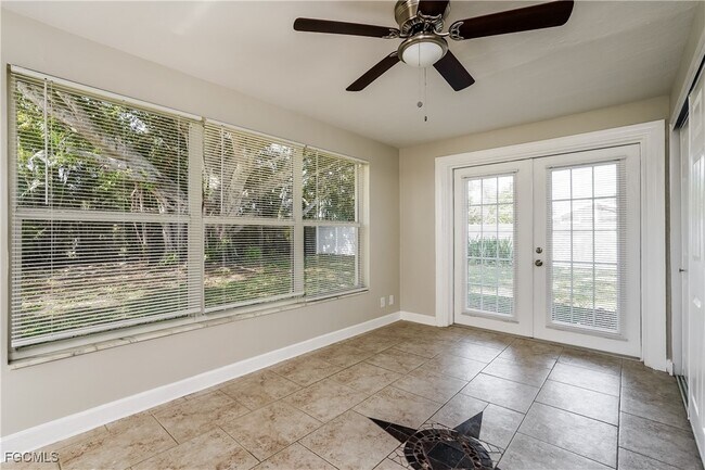 Building Photo - 330 SE 46th Ln