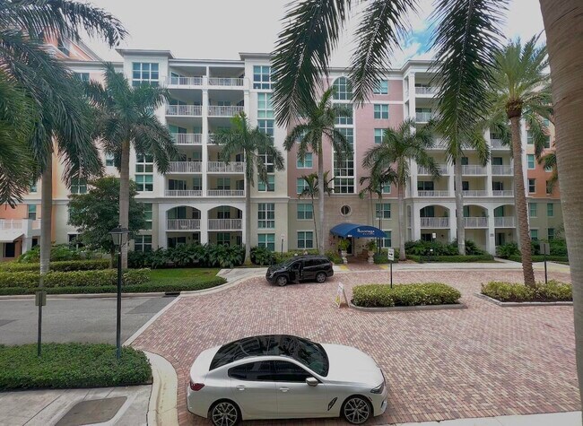 Building Photo - 806 E Windward Way