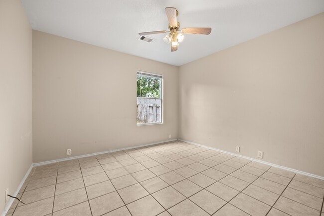 Building Photo - 806 Grand Plains Dr