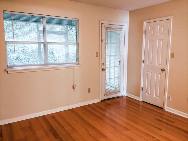 Building Photo - 104 S Whetherbine Way