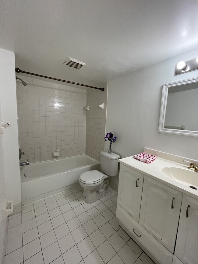 Building Photo - 3720 NW 88th Ave