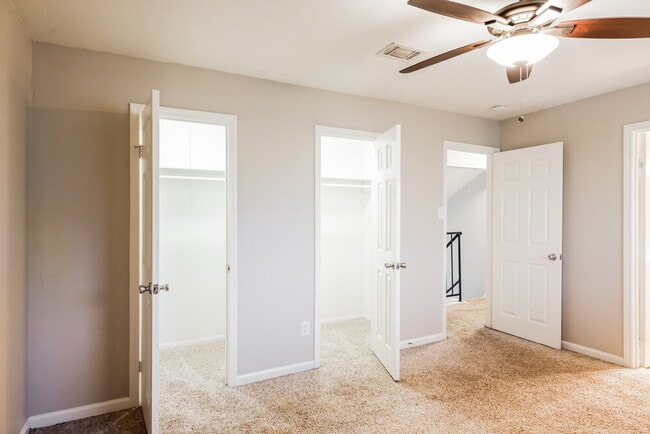 Building Photo - 5827 Alpine Heights Dr
