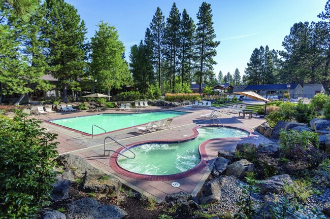 Main pool and main hot tub - 18575 SW Century Dr