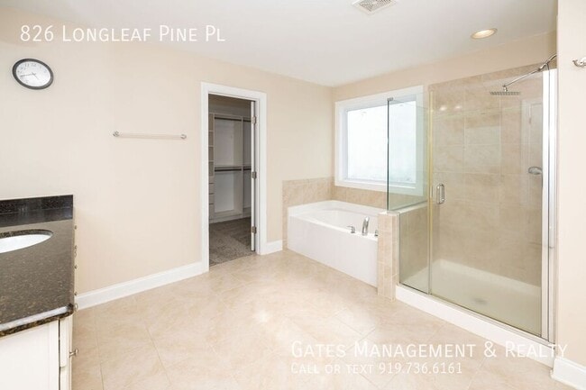 Building Photo - 826 Longleaf Pine Pl