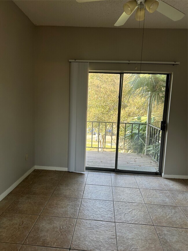 Building Photo - 10104 Waterstone Dr