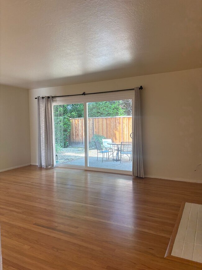 Building Photo - Prime Santa Clara Living Minutes from SCU, Valley Fair & Santana Row, Must See!!