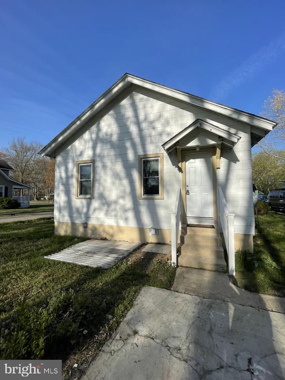 Building Photo - 6013 Rosedale Dr