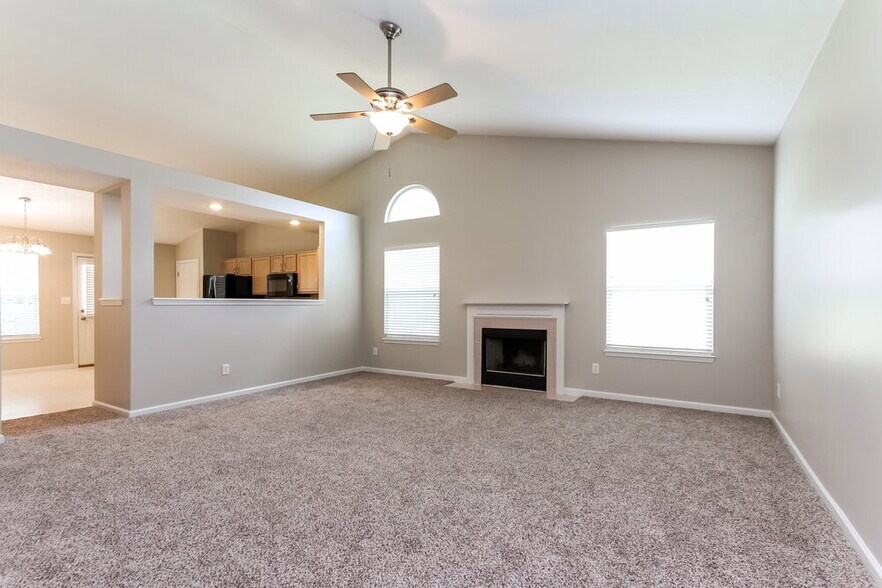 Building Photo - 3026 Crestwell Dr
