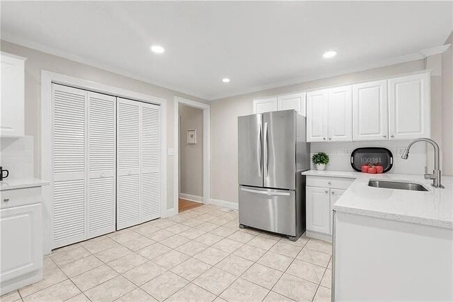 Building Photo - 1450 Graham St SW