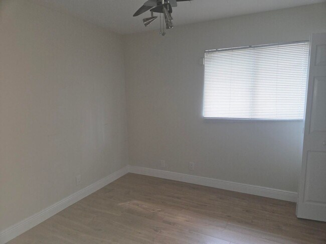 Building Photo - 7890 Lago Del Mar Dr