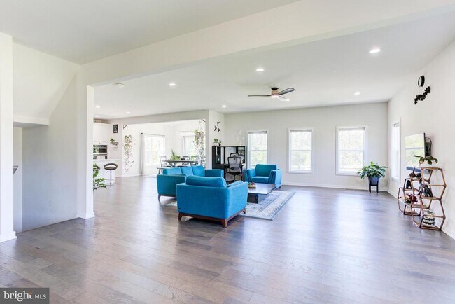 Building Photo - 41355 Tarragon Leaf Dr