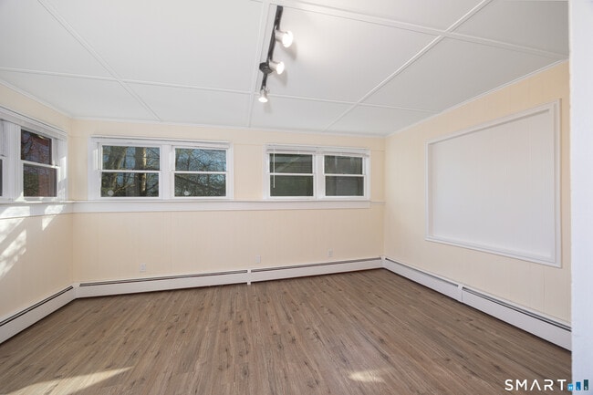 Building Photo - 55 Glendale Rd