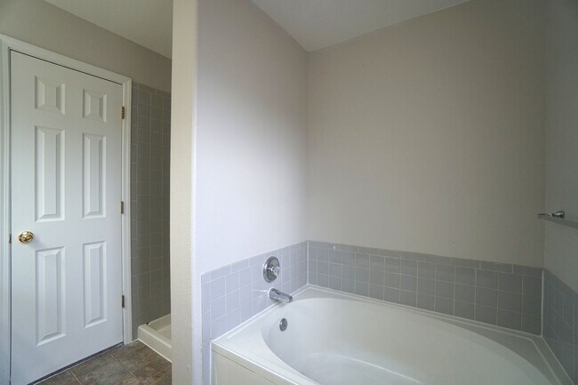 Building Photo - 6613 Payette Dr