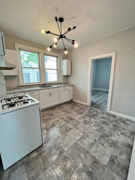 52 Greenville Ave 1R - 50 Greenville Ave