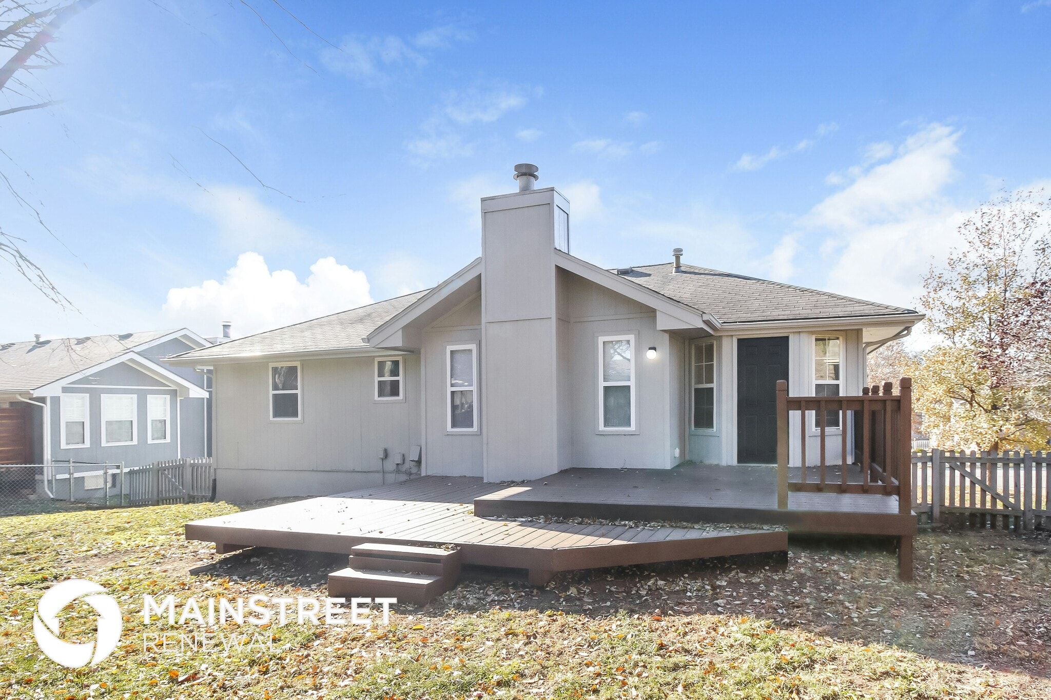 Building Photo - 801 NE Lyon Dr