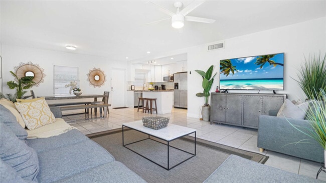 Building Photo - 2716 N Ocean Blvd