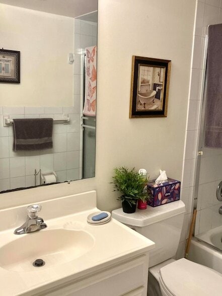 Building Photo - 283 Durham E