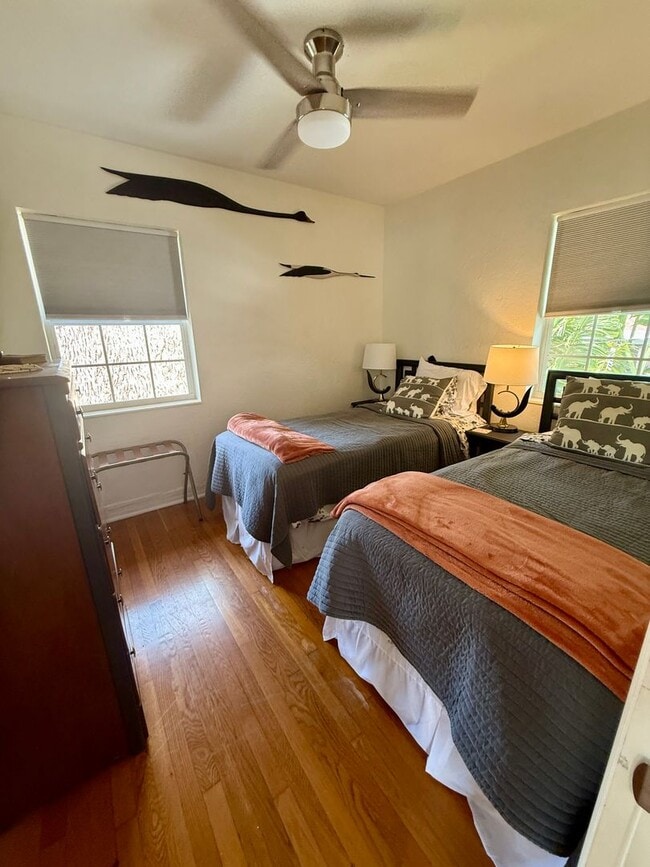 Building Photo - Fully furnished 1/1 Apartment Old NE