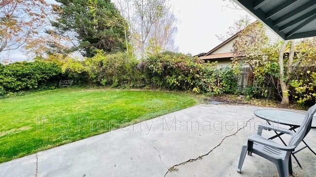 Building Photo - 1613 S Palouse Pl