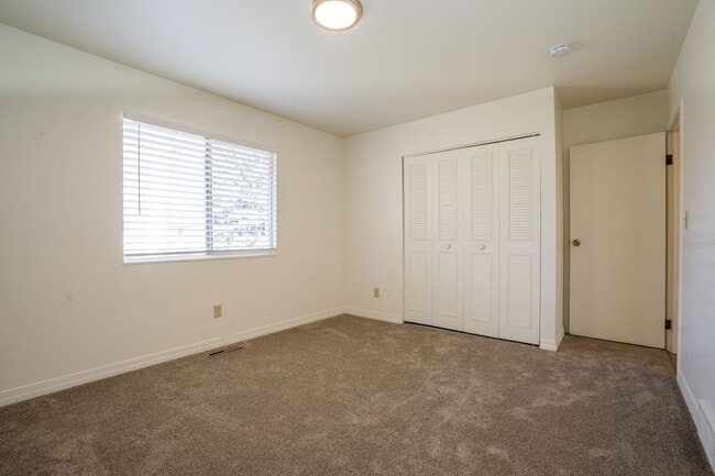 Building Photo - Newly Updated 3 Bed, 1 Bath Duplex in West Fort Collins