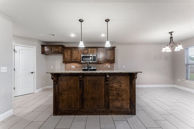 Building Photo - 2091 Eagle Dr