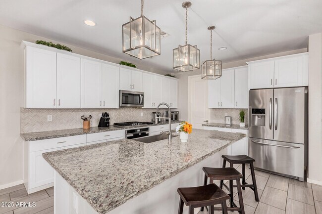 Building Photo - 11022 W Levi Dr