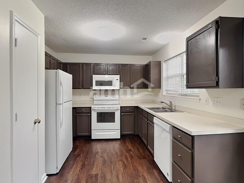 Building Photo - 16518 Amber Field Dr