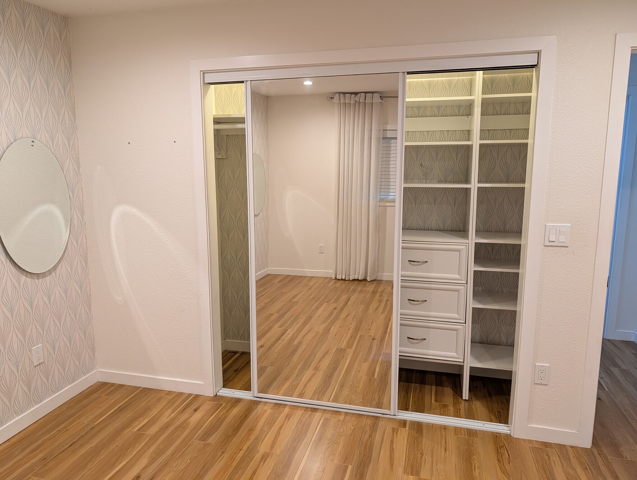 Built in shelves in master - 487 Tuscarora Dr