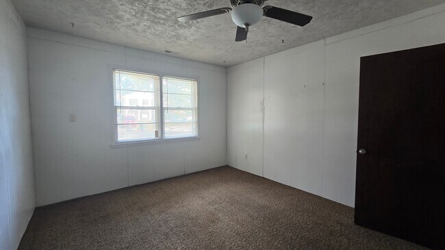 Building Photo - 6615 Keeler Dr