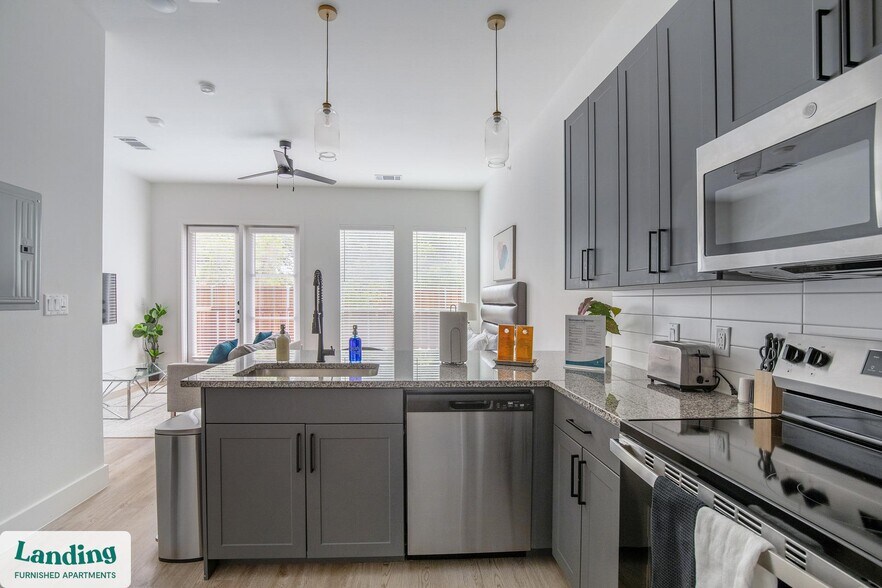 Building Photo - 650 E Sycamore St