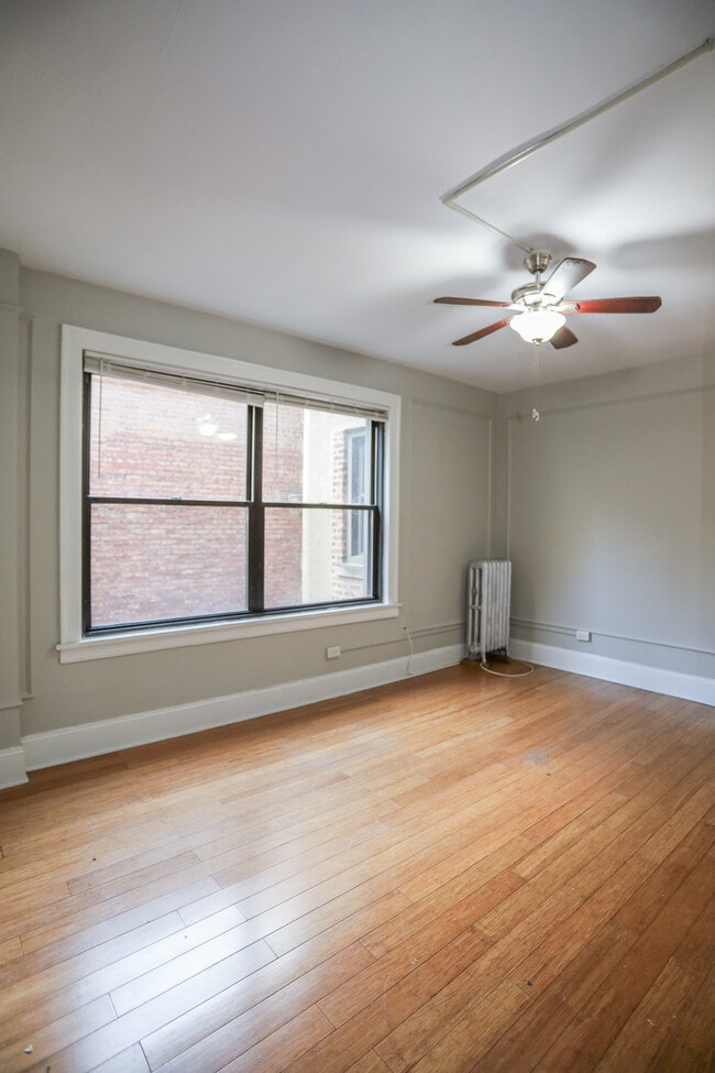 Building Photo - 5326 S Cornell Ave