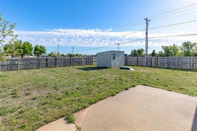 Building Photo - 907 W Tesio Way