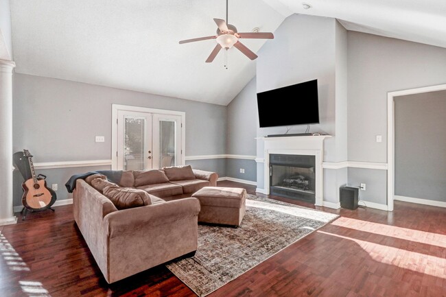 Building Photo - Spacious BRICK HOME in Goldsboro - 3 BR, 2...