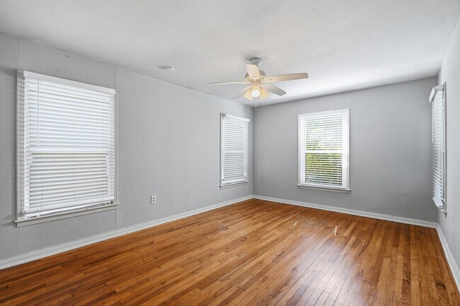 Building Photo - 3412 Brady Ave