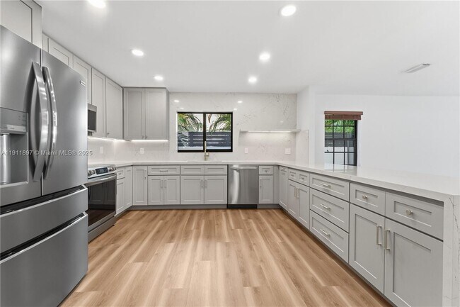 Building Photo - 443 SW 21st Rd