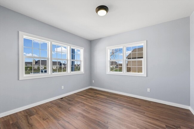 Building Photo - 1306 S Roberto Rd
