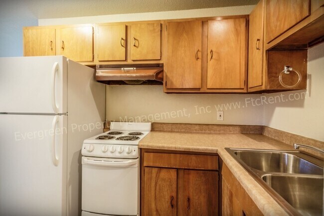 Building Photo - 1301 Burton Ct