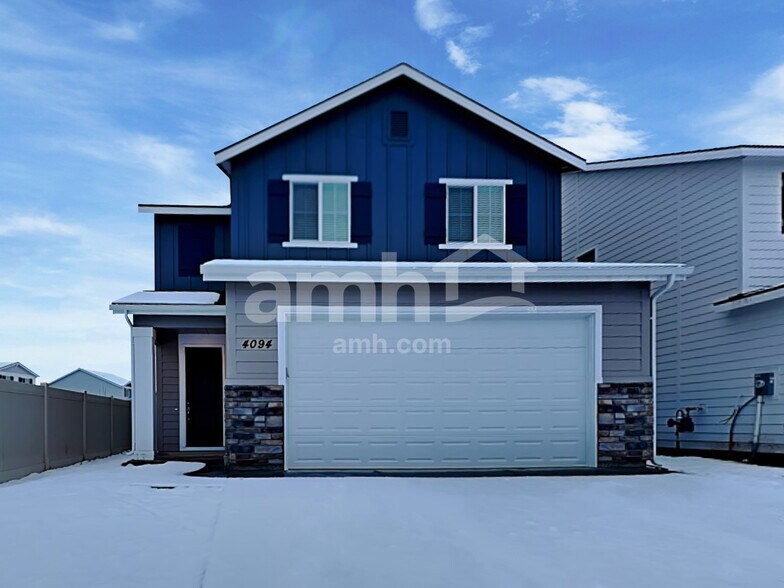 Primary Photo - 4094 Bold Stripe Ave
