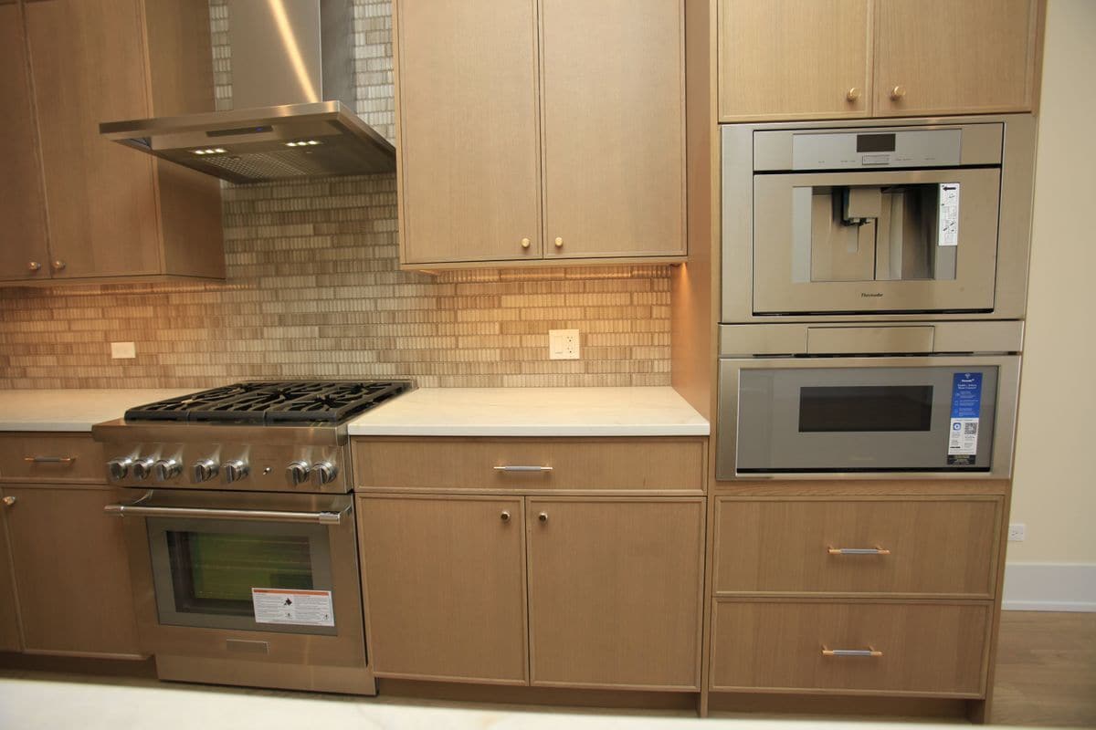 Building Photo - 1029 N Winchester Ave