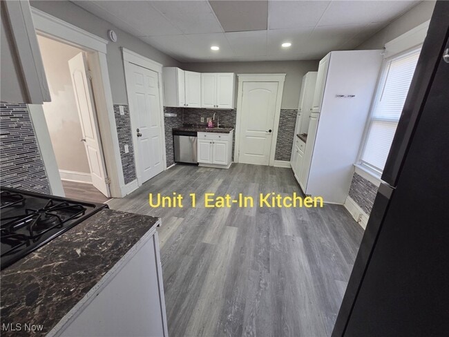 Building Photo - 3658 W 58th St